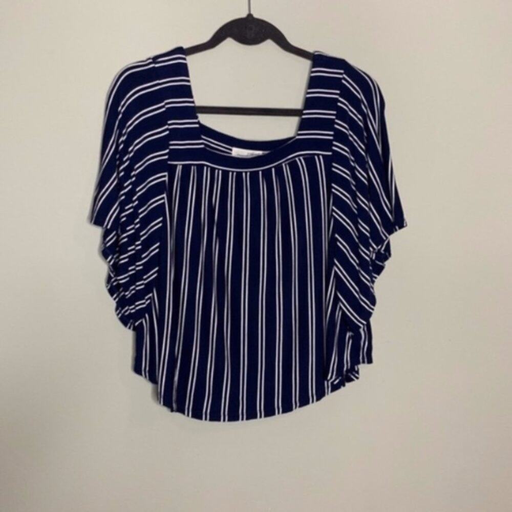 Universal Thread Navy Striped Crop Top Size S - Picture 1 of 6
